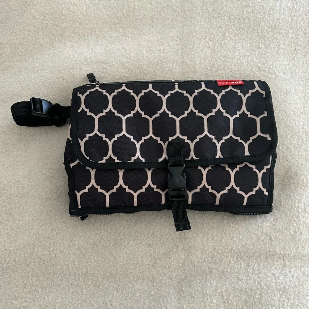 Skip Hop Dark Brown Patterned Portable Changing Pad